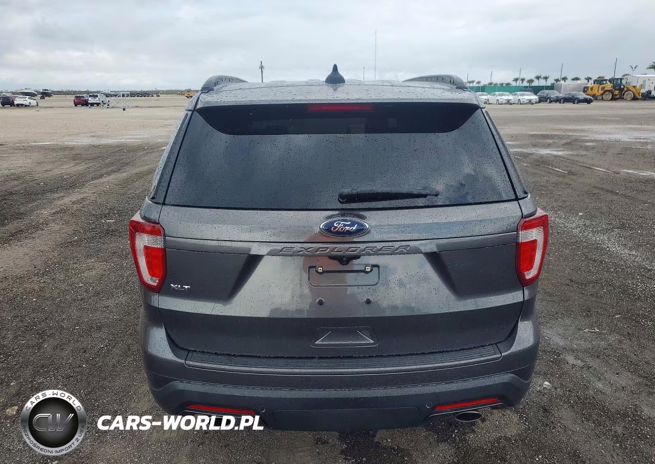 2018 Ford Explorer Xlt VIN:1FM5K7D88JGA52313 - 6