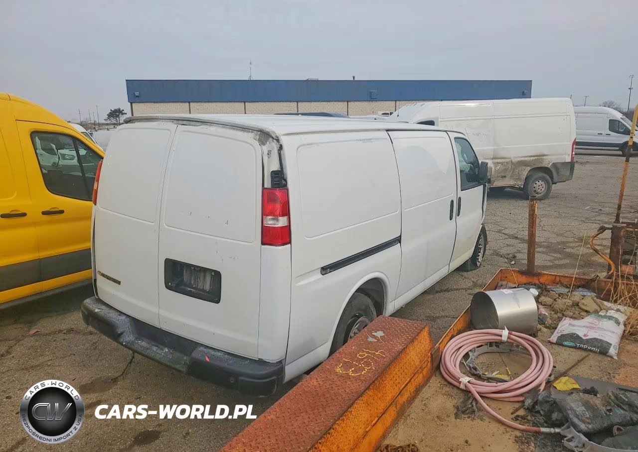 2020 Chevrolet Express G2500 Utility - Service Van VIN:1GCWGAFGXL1264714 - 3