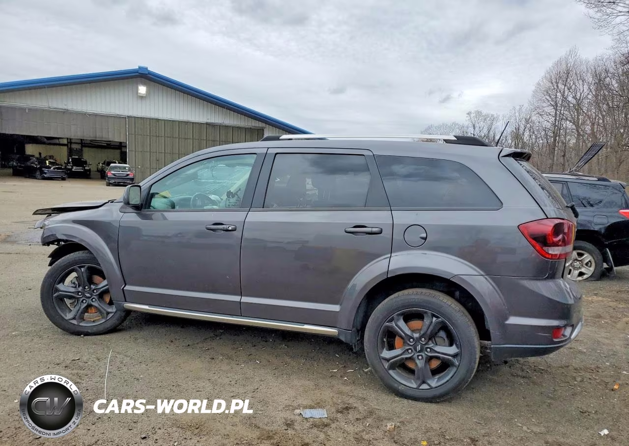 2020 Dodge Journey Crossroad VIN:3C4PDCGB4LT272425 - 2