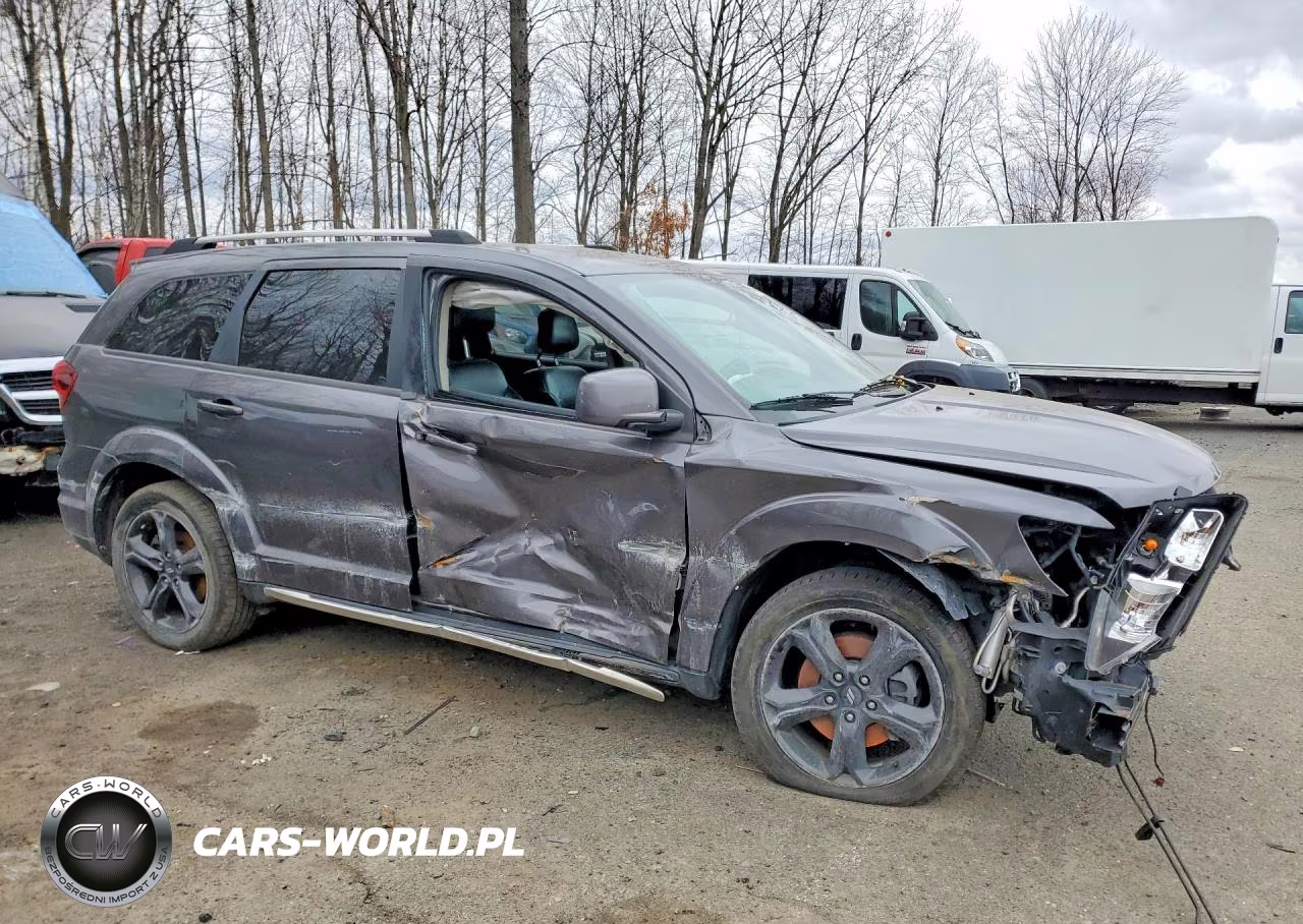 2020 Dodge Journey Crossroad VIN:3C4PDCGB4LT272425 - 4