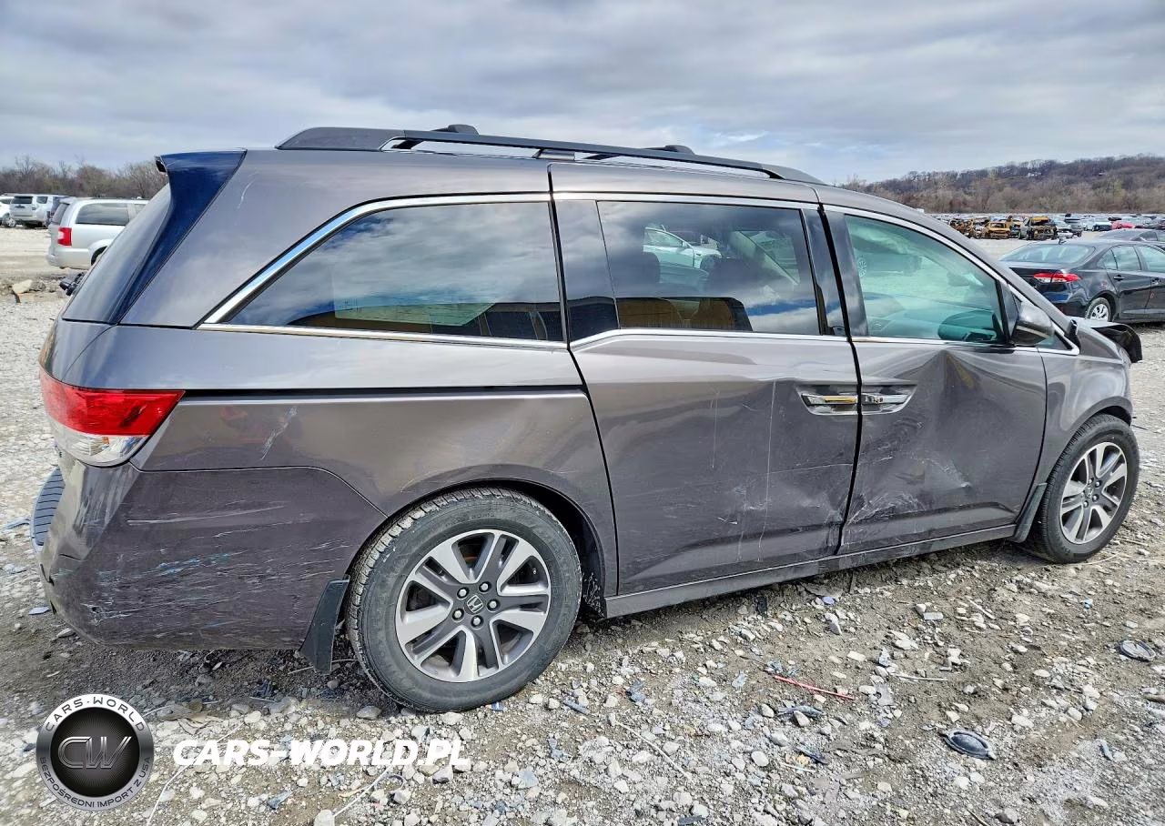 2014 Honda Odyssey Touring VIN:5FNRL5H9XEB093195 - 3
