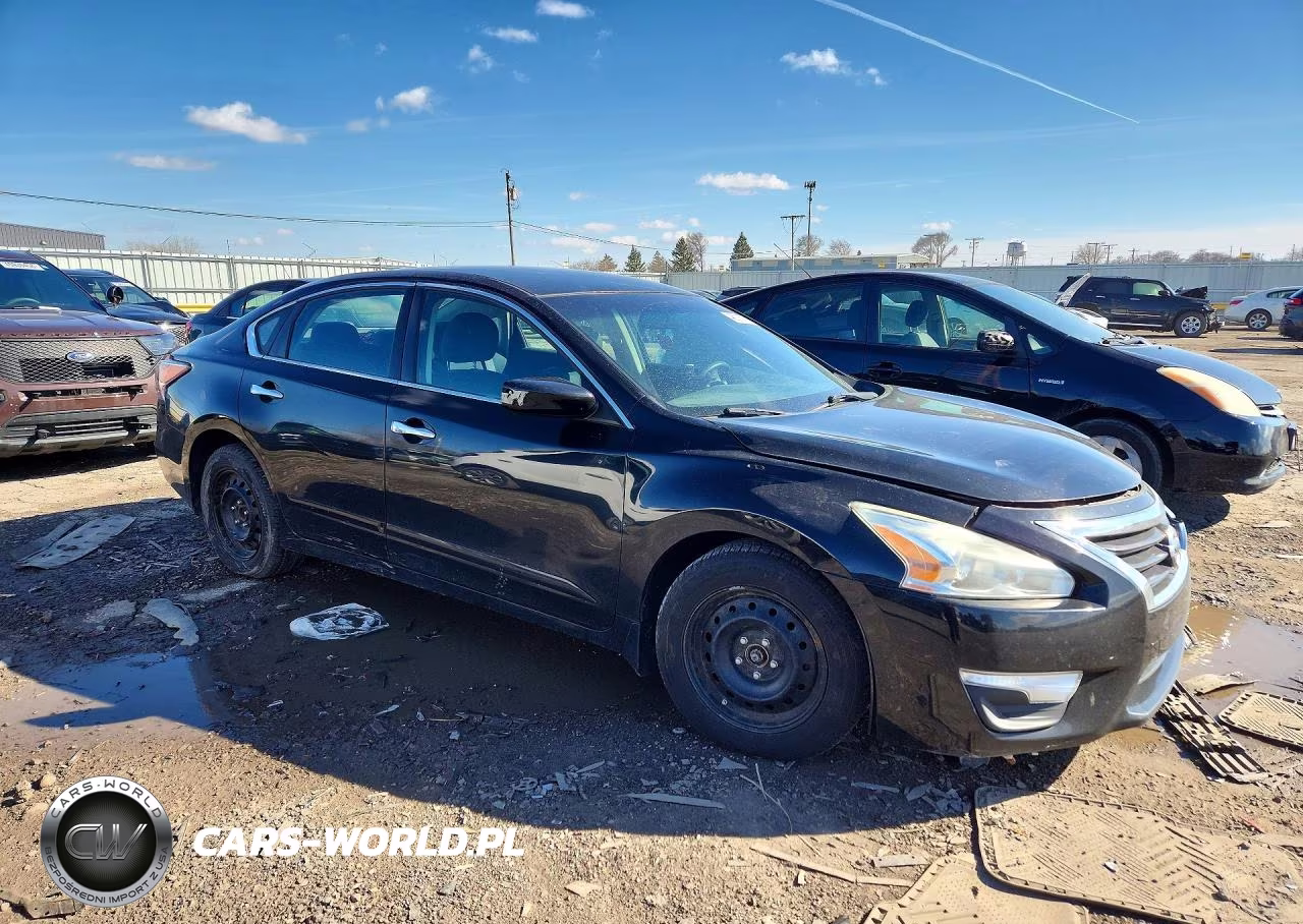 2015 Nissan Altima 2.5 S VIN:1N4AL3AP4FN343923 - 4