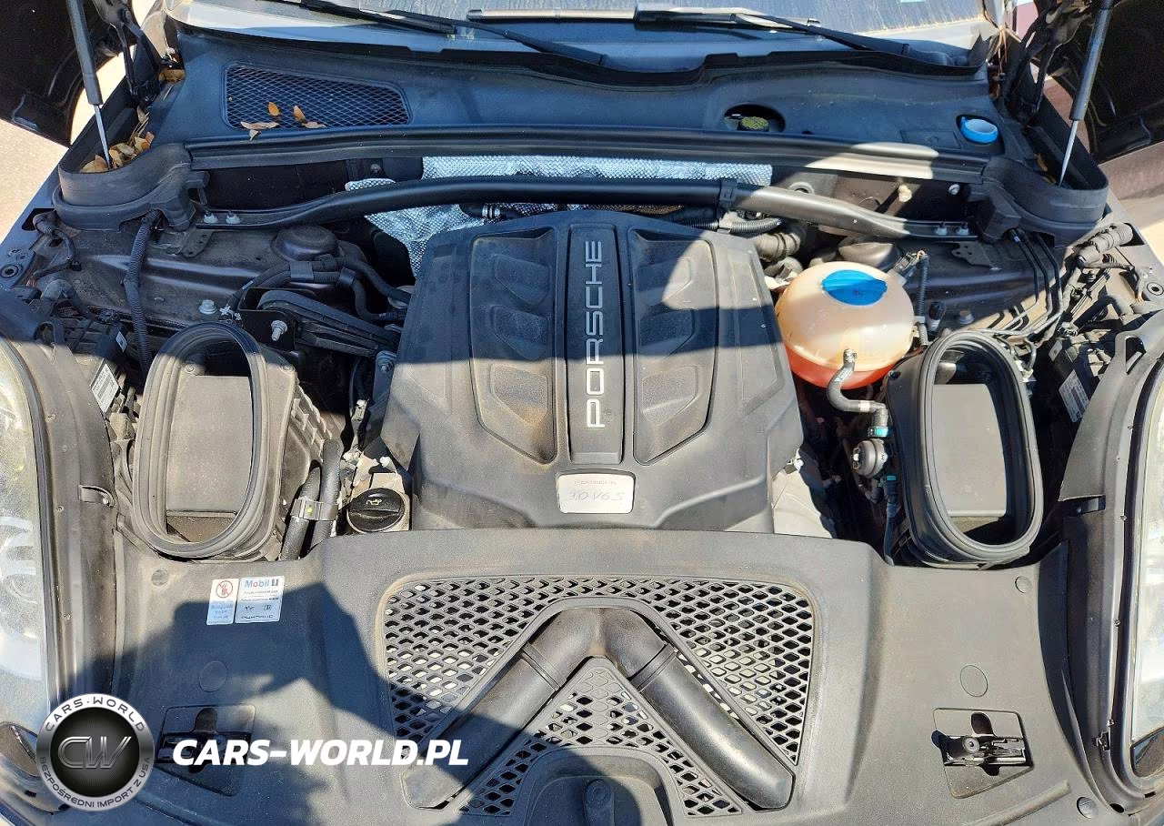2018 Porsche Macan S VIN:WP1AB2A54JLB31533 - 12