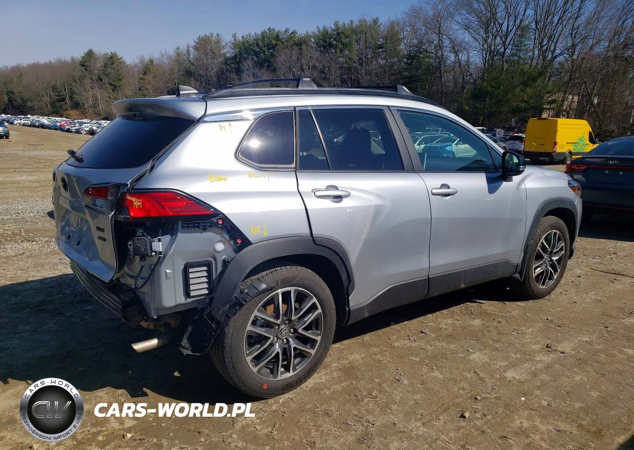 2026 Toyota Corolla Cross Xle VIN:7MUDAABG4TV165314 - 3