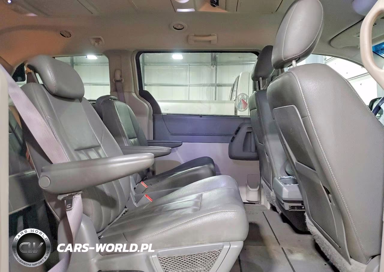 2008 Chrysler Town & Country Touring VIN:2A8HR54P08R660420 - 11