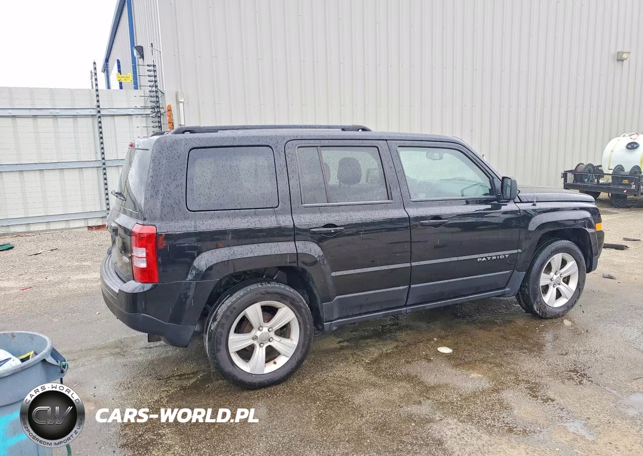 2014 Jeep Patriot Latitude VIN:1C4NJPFB3ED667116 - 3