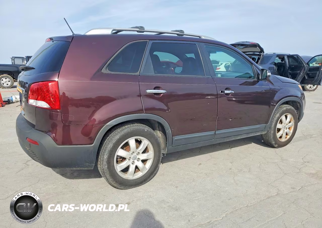 2012 Kia Sorento VIN:5XYKT3A63CG254403 - 3