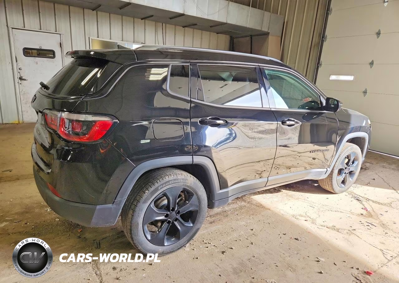 2020 Jeep Compass Latitude VIN:3C4NJDBBXLT204689 - 3