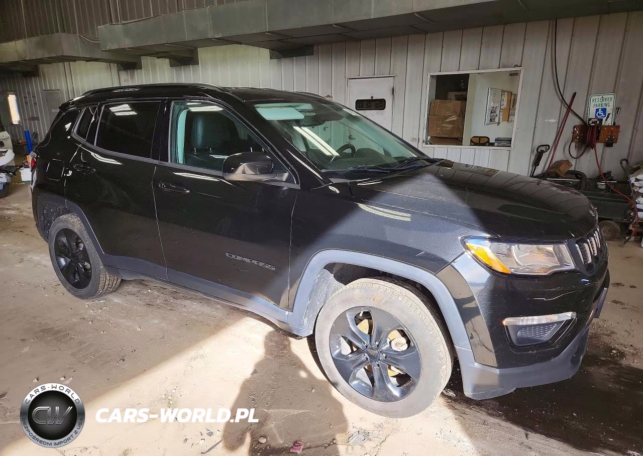 2020 Jeep Compass Latitude VIN:3C4NJDBBXLT204689 - 4