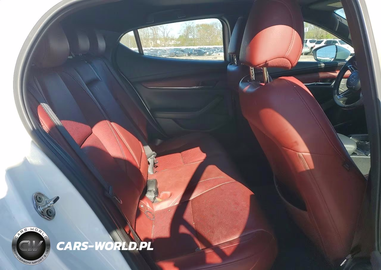 2020 Mazda 3 Premium VIN:JM1BPANM4L1176103 - 10