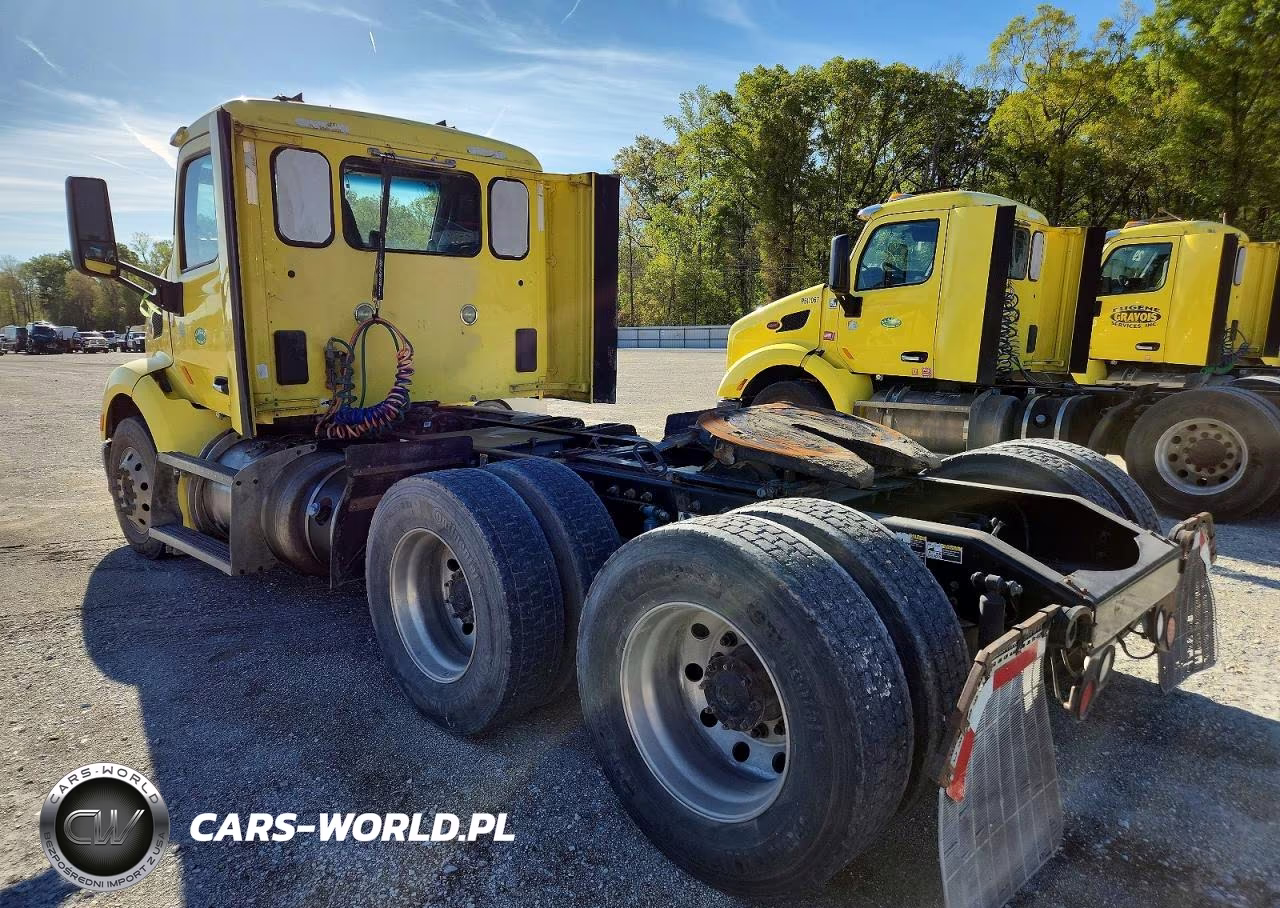 2017 Peterbilt 579 Semi Truck VIN:1XPBDP9X1HD410508 - 3
