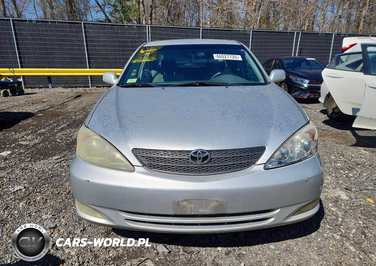 2003 Toyota Camry Xle VIN:4T1BE30K03U696560 - 5
