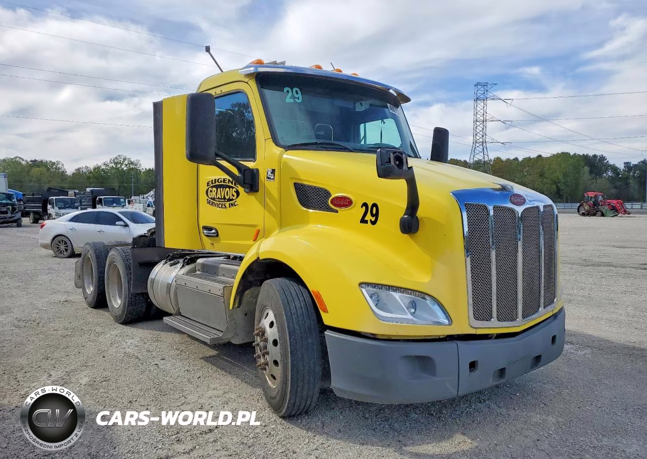 2017 Peterbilt 579 Semi Truck