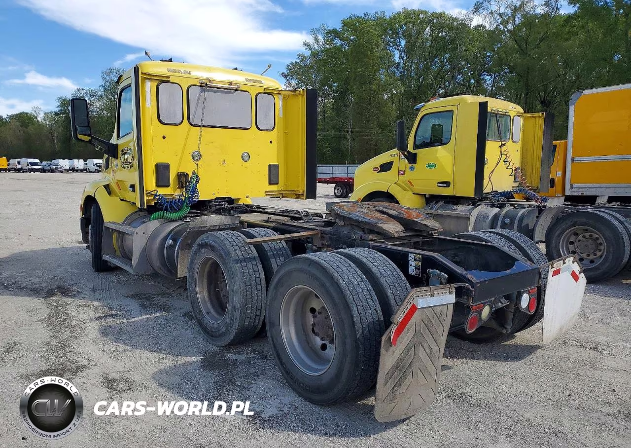 2017 Peterbilt 579 Semi Truck VIN:1XPBDP9X1HD410511 - 3