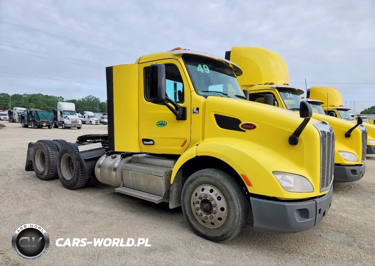 2017 Peterbilt 579 Semi Truck