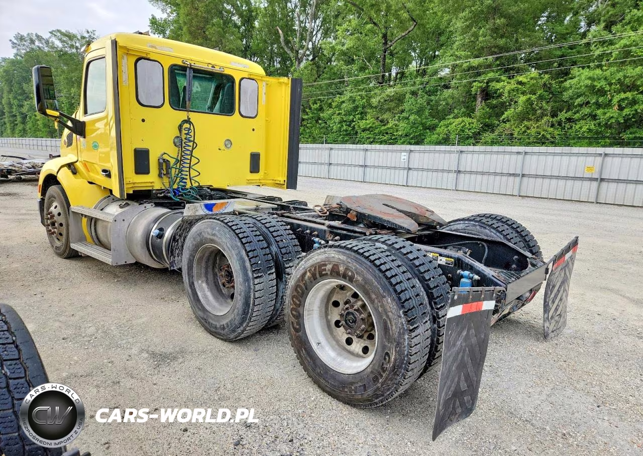 2017 Peterbilt 579 Semi Truck VIN:1XPBDP9X2HD410517 - 3
