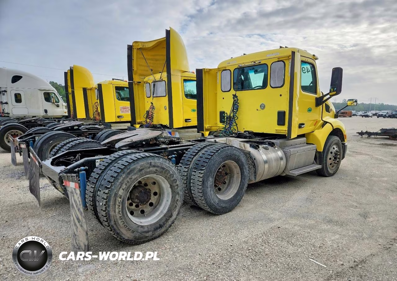 2017 Peterbilt 579 Semi Truck VIN:1XPBDP9X2HD410517 - 4