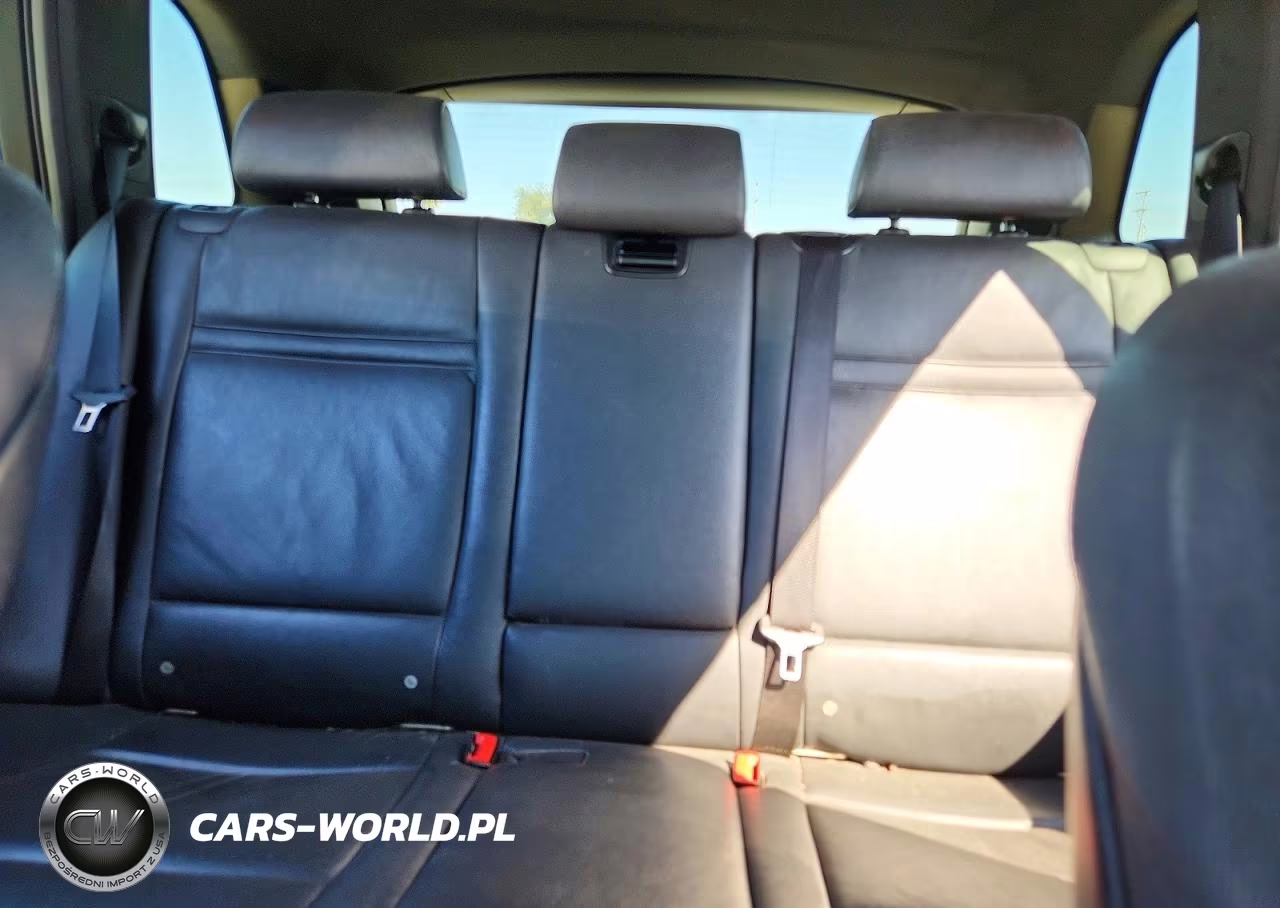 2010 BMW X5 xDrive35D VIN:5UXFF0C55ALT75493 - 10