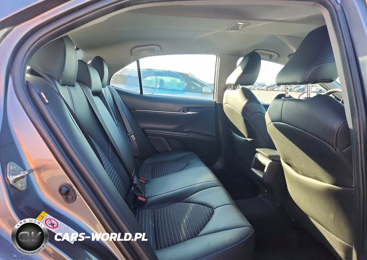2018 Toyota Camry Se VIN:4T1B11HK5JU079804 - 10
