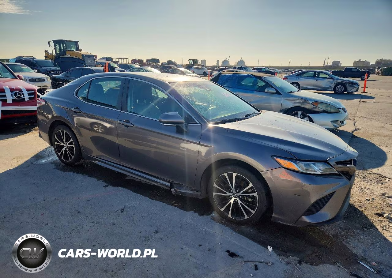 2018 Toyota Camry Se VIN:4T1B11HK5JU079804 - 4