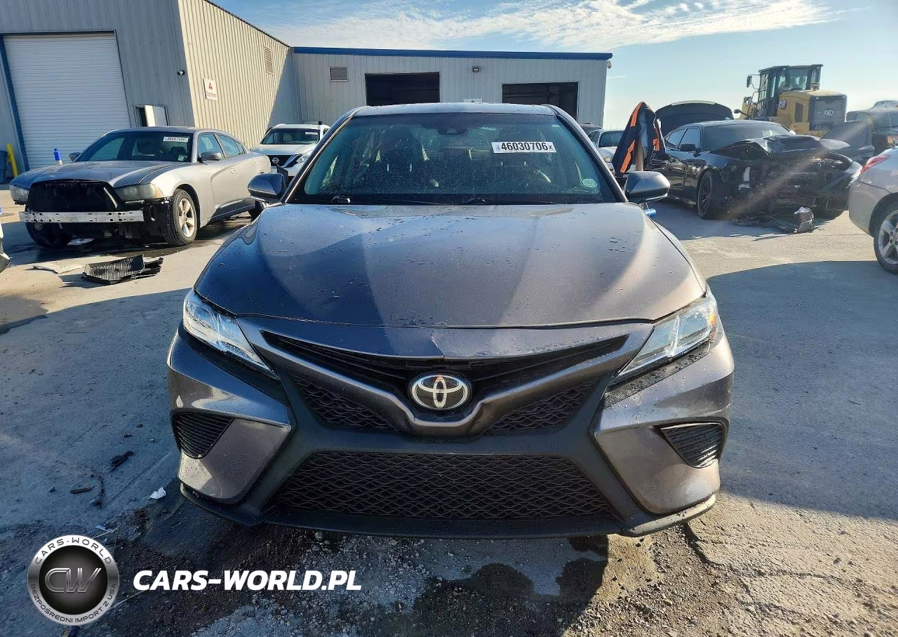 2018 Toyota Camry Se VIN:4T1B11HK5JU079804 - 5