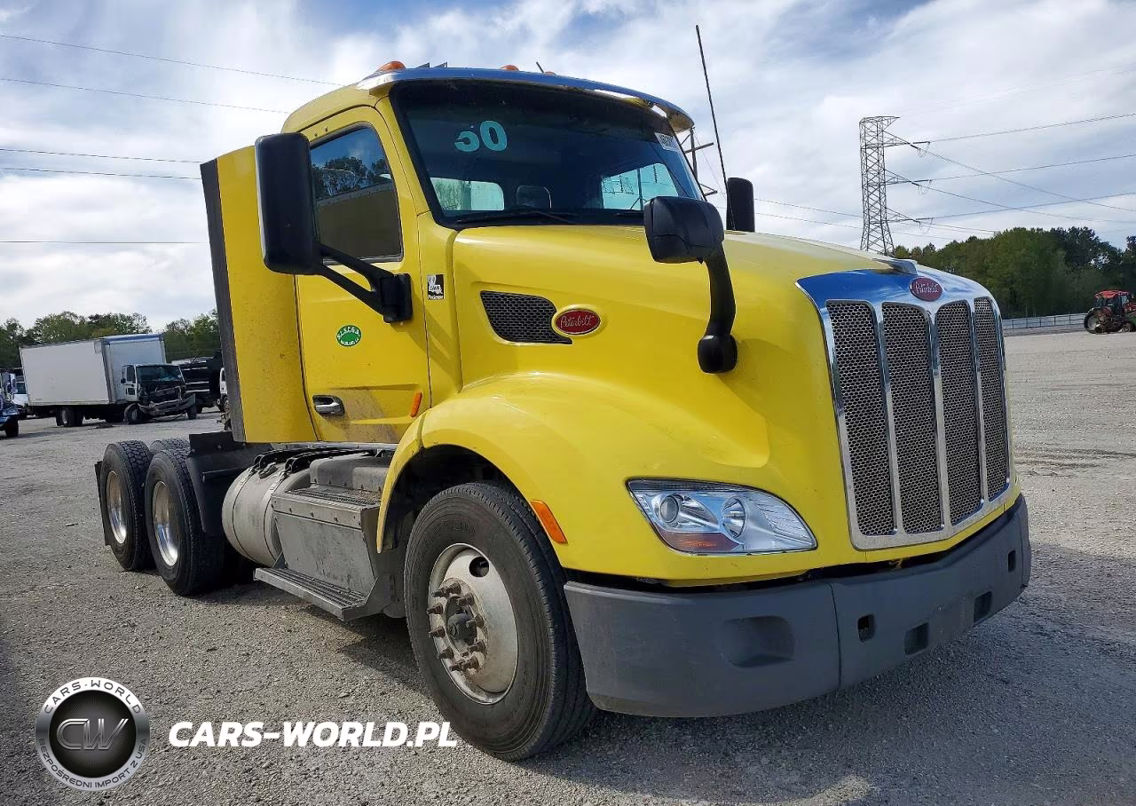 2017 Peterbilt 579 Semi Truck