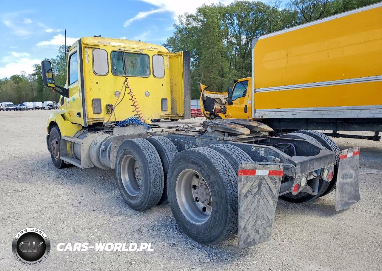2017 Peterbilt 579 Semi Truck VIN:1XPBDP9X2HD410596 - 3
