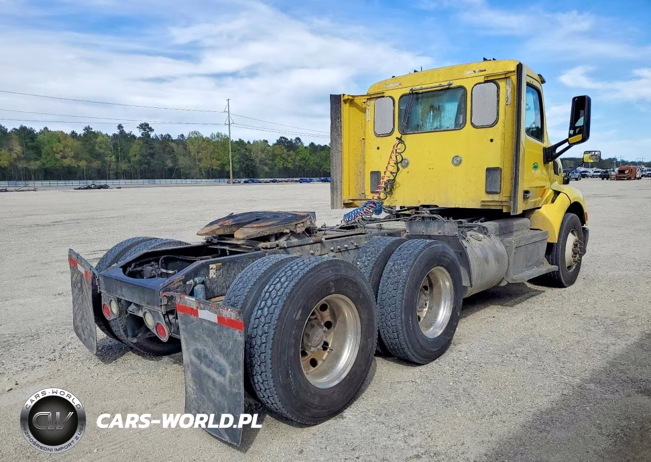 2017 Peterbilt 579 Semi Truck VIN:1XPBDP9X2HD410596 - 4