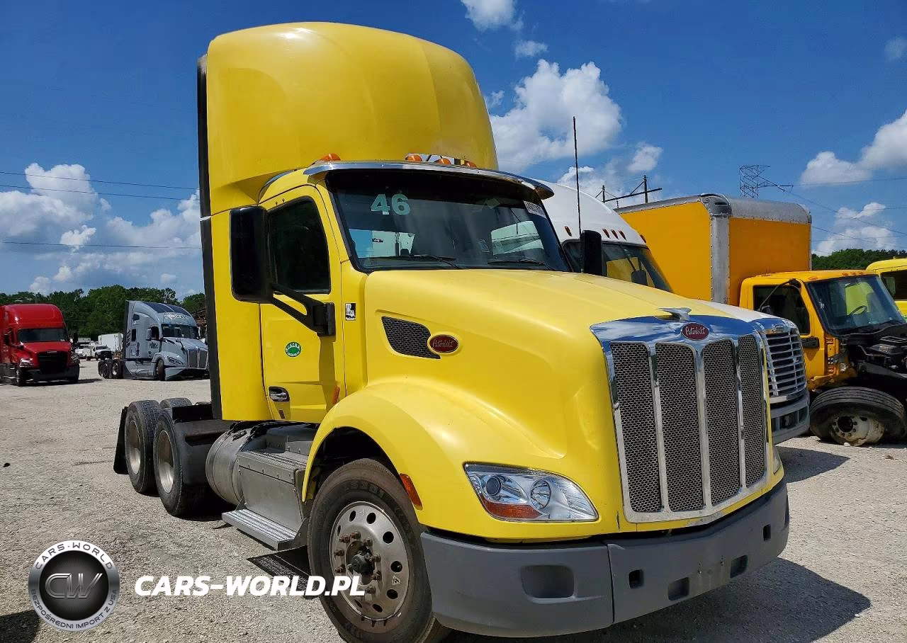 2017 Peterbilt 579 Semi Truck