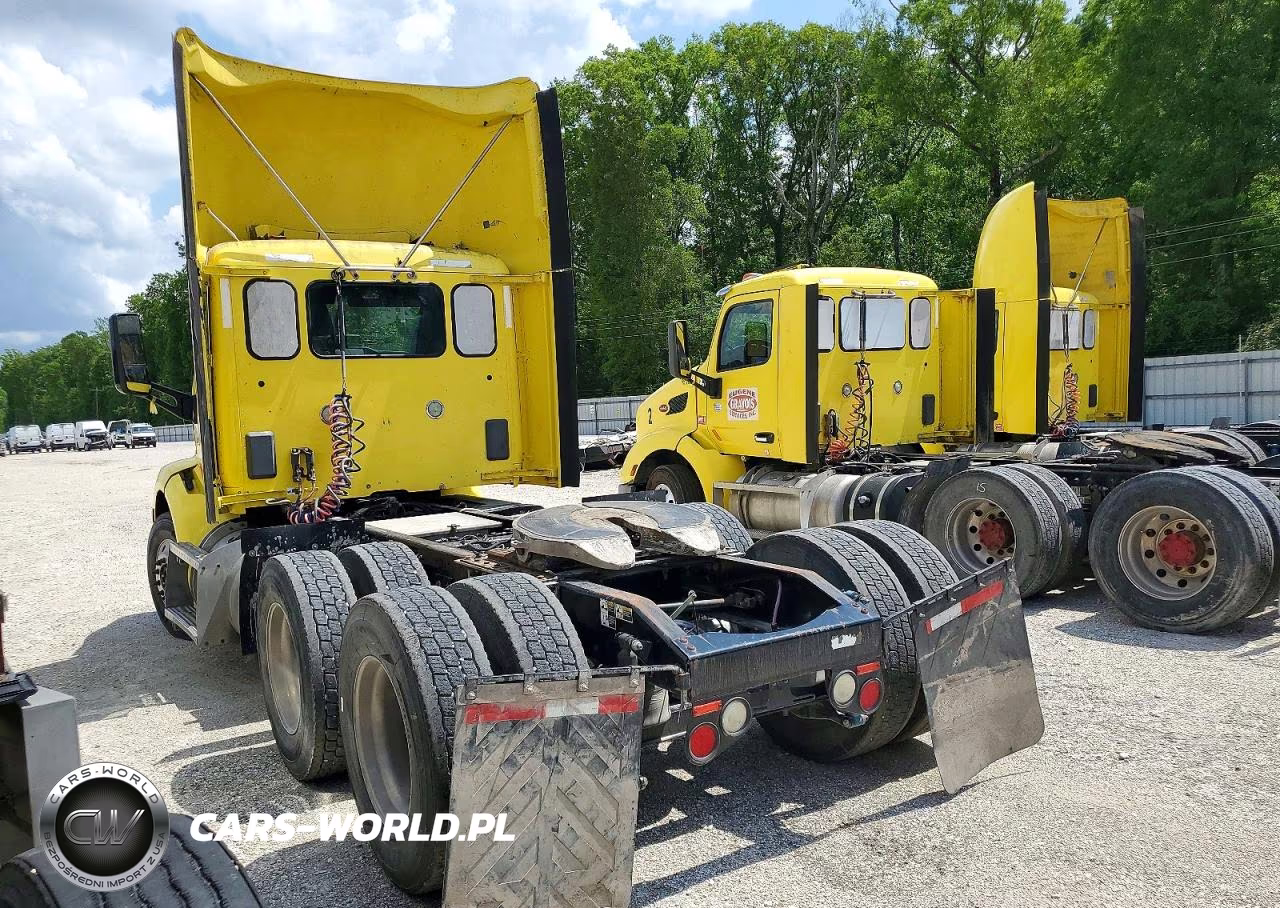 2017 Peterbilt 579 Semi Truck VIN:1XPBDP9X1HD410699 - 3