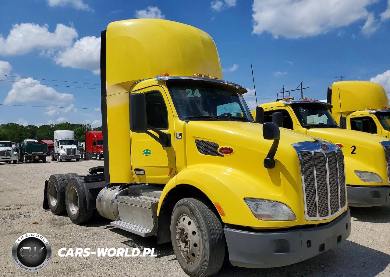 2017 Peterbilt 579 Semi Truck