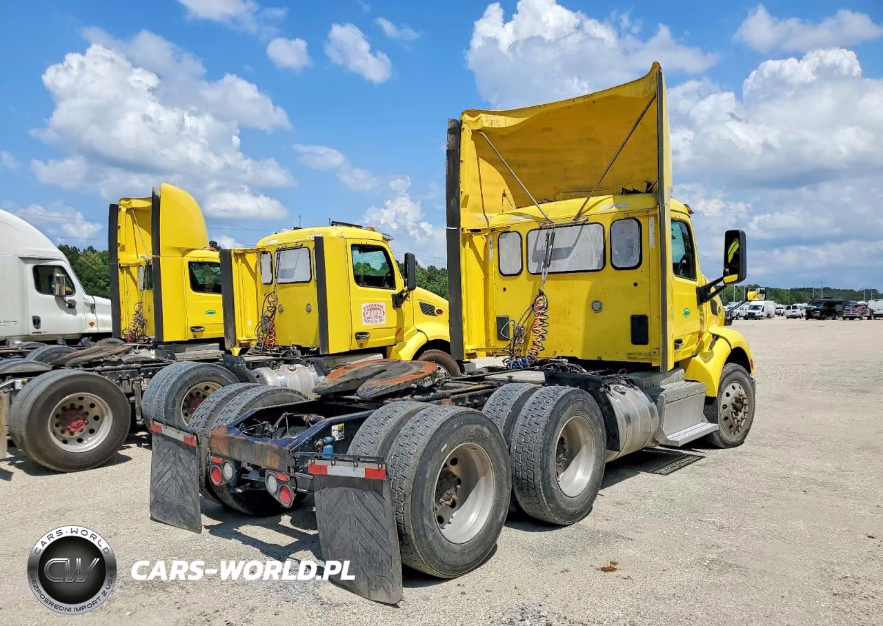 2017 Peterbilt 579 Semi Truck VIN:1XPBDP9X0HD410824 - 4