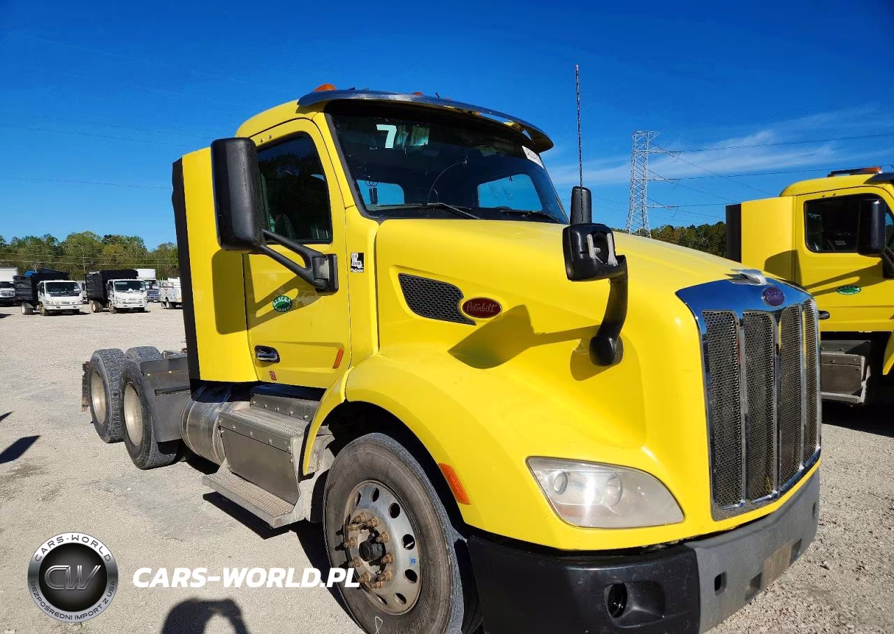 2017 Peterbilt 579 Semi Truck