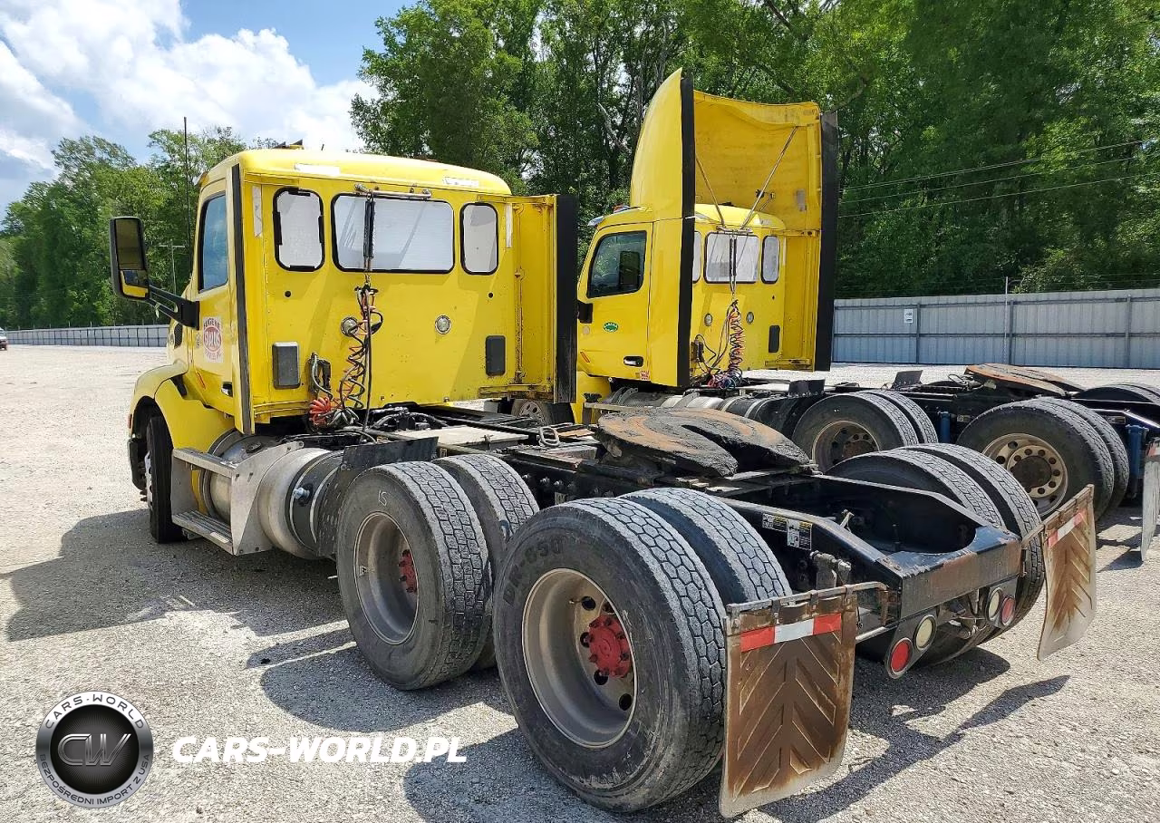 2017 Peterbilt 579 Semi Truck VIN:1XPBDP9X2HD421081 - 3