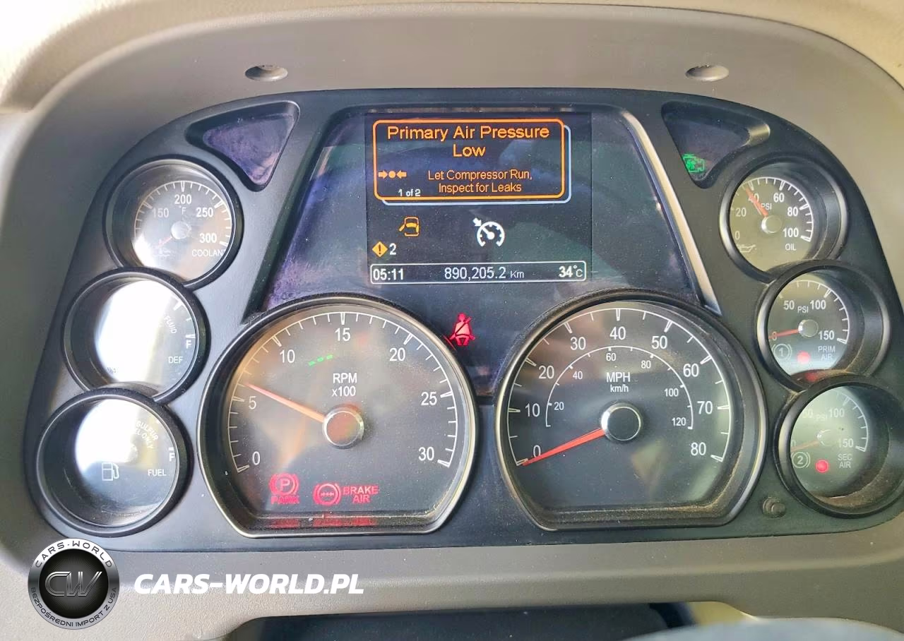 2017 Peterbilt 579 Semi Truck VIN:1XPBDP9X2HD421081 - 8