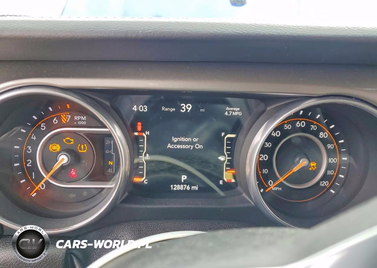 2018 Jeep Wrangler Unlimited Sahara VIN:1C4HJXEG7JW256441 - 9