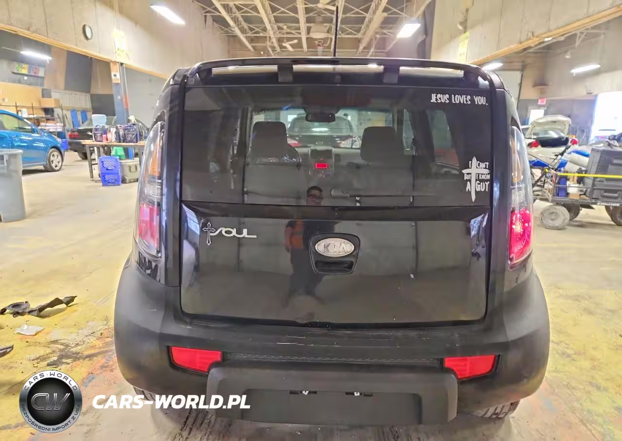 2010 Kia Soul + VIN:KNDJT2A22A7178394 - 6