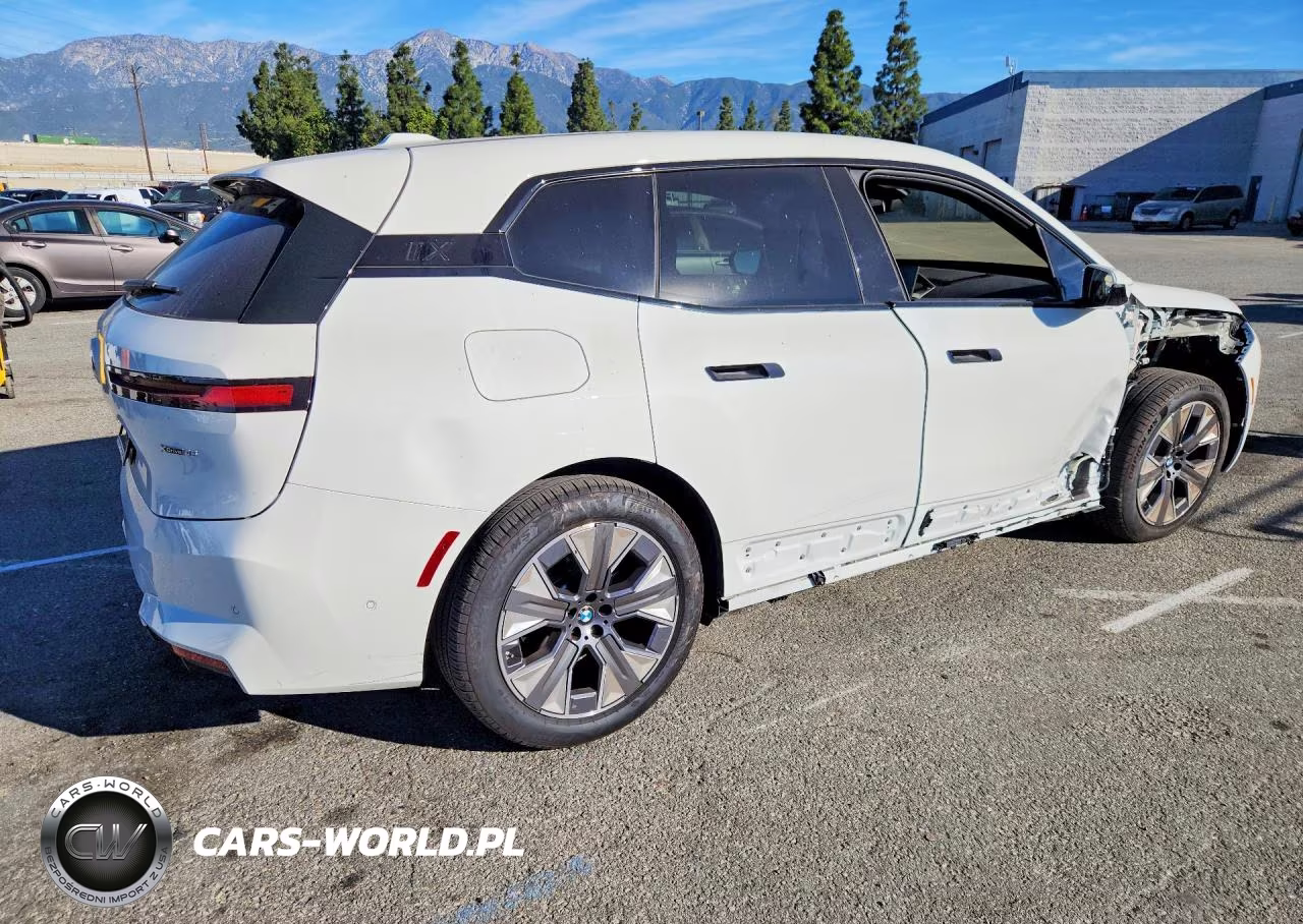 2026 BMW Ix xDrive45 VIN:WB543CF04TCV02588 - 3