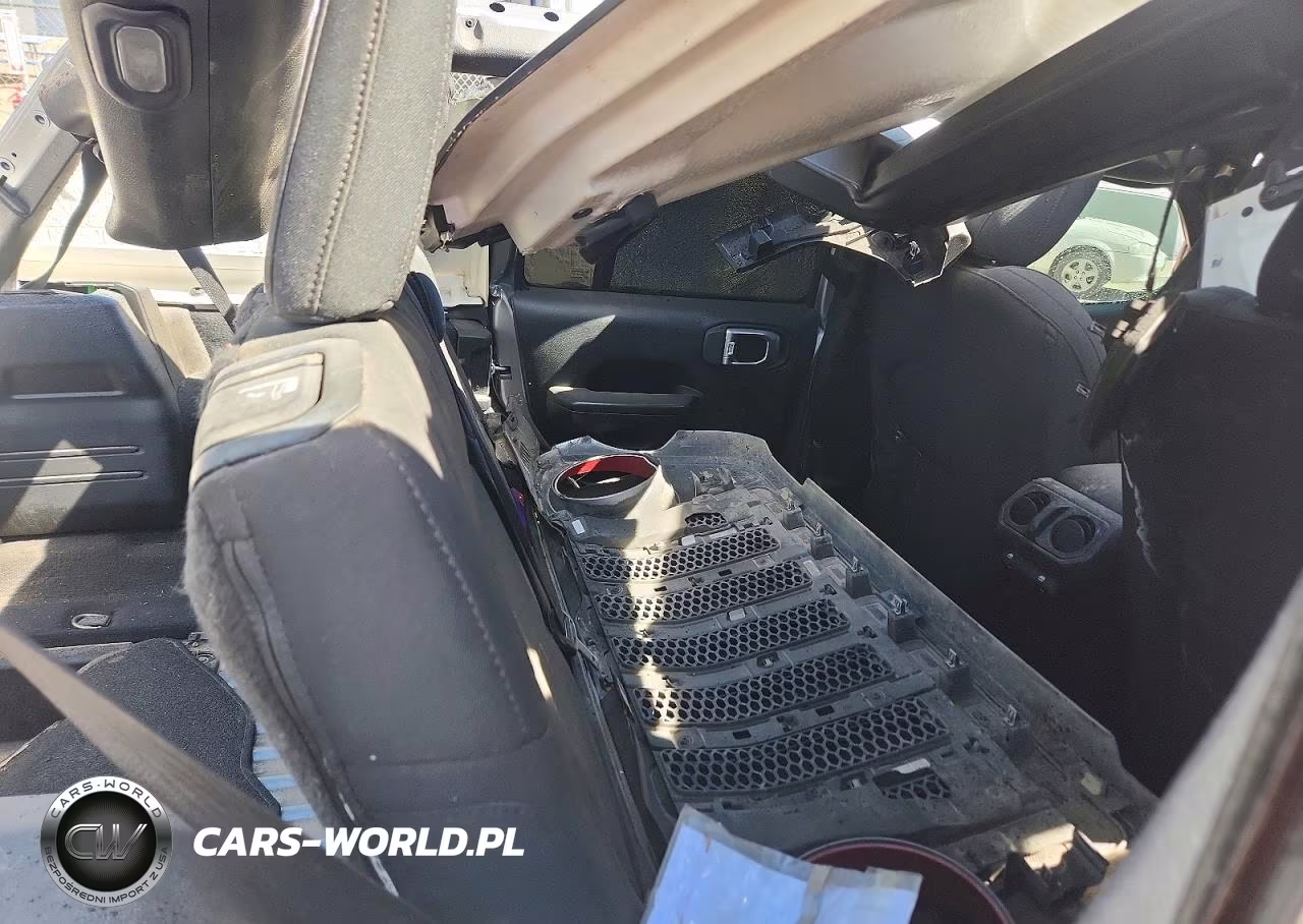 2018 Jeep Wrangler Unlimited Sport VIN:1C4HJXDN6JW142415 - 10