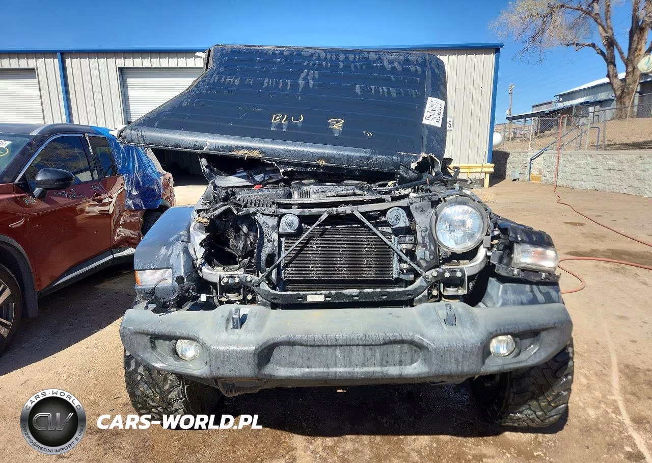 2018 Jeep Wrangler Unlimited Sport VIN:1C4HJXDN6JW142415 - 5