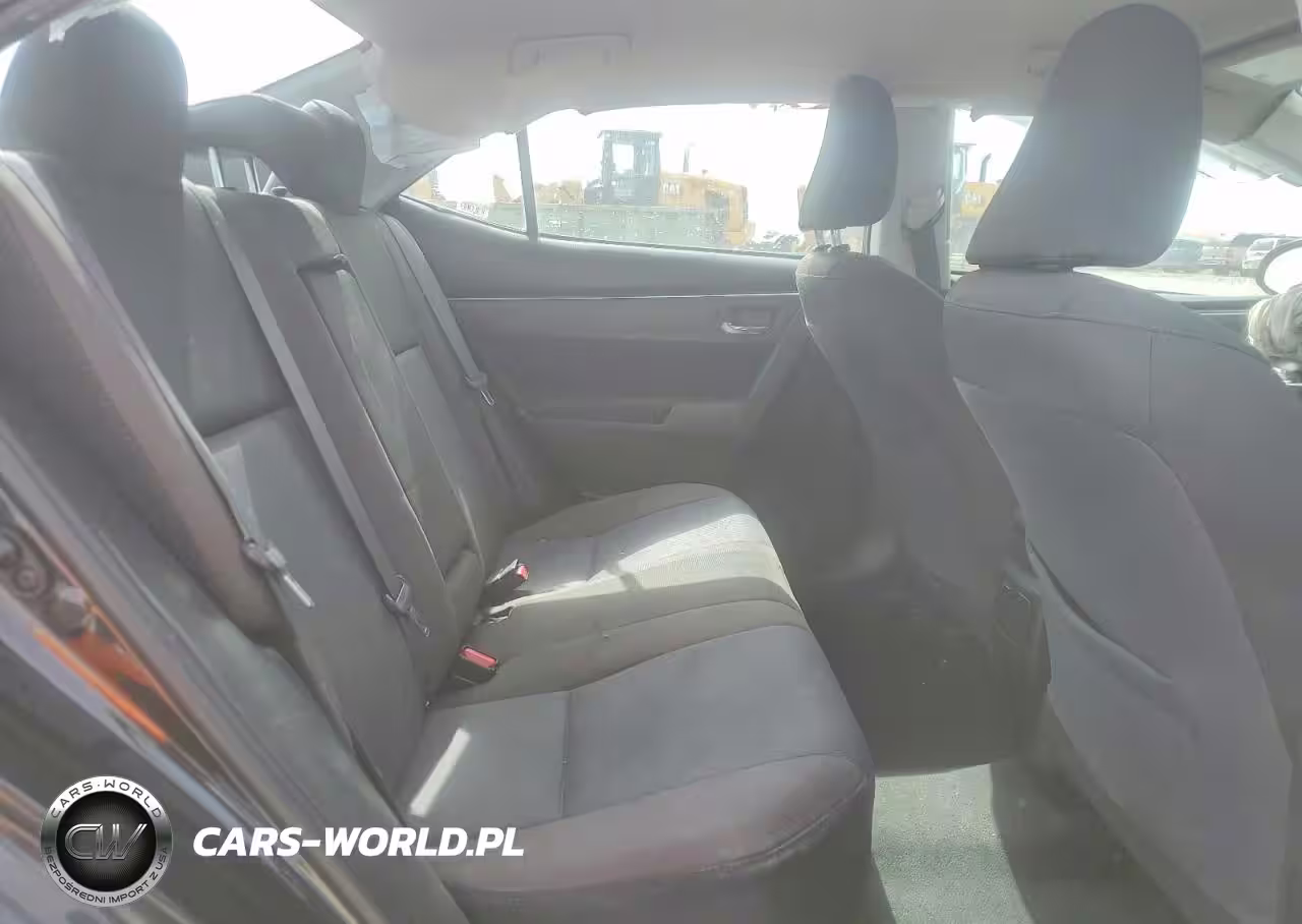 2017 Toyota Corolla Le VIN:5YFBURHE5HP685986 - 10