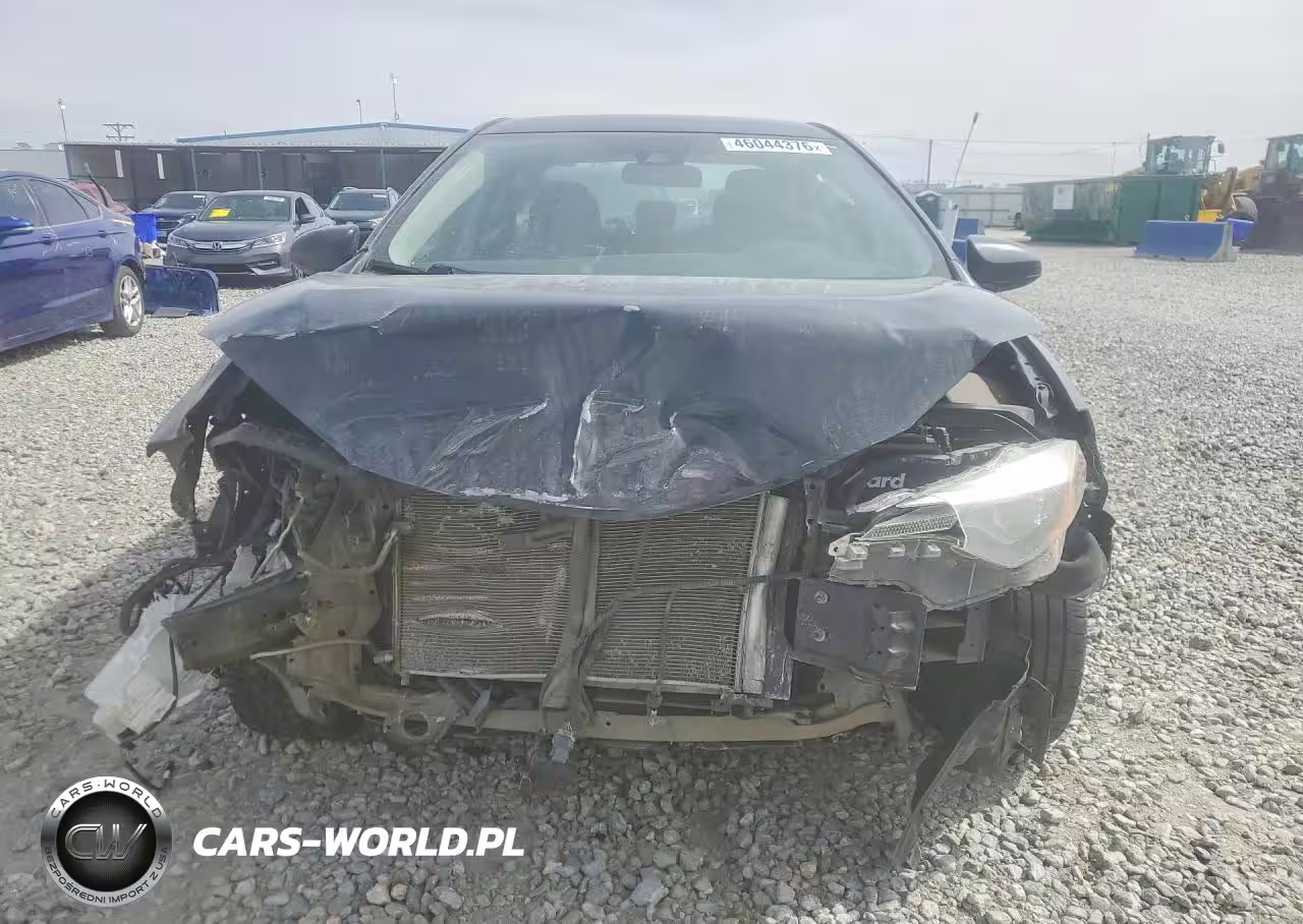 2017 Toyota Corolla Le VIN:5YFBURHE5HP685986 - 5