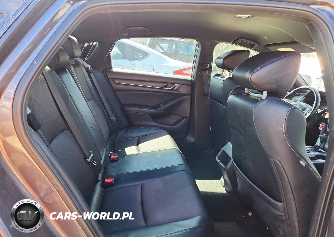 2018 Honda Accord Sport VIN:1HGCV1F35JA060164 - 10