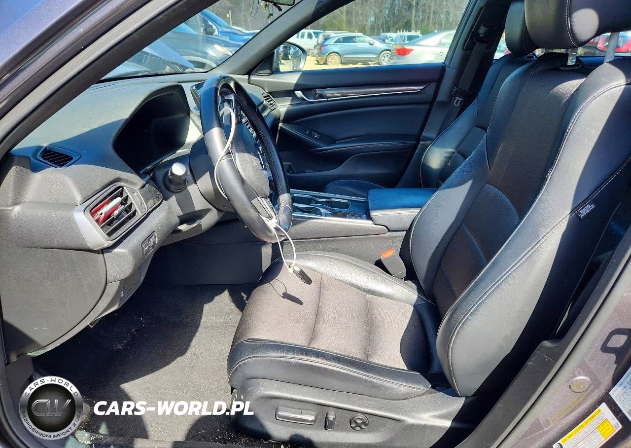 2018 Honda Accord Sport VIN:1HGCV1F35JA060164 - 7