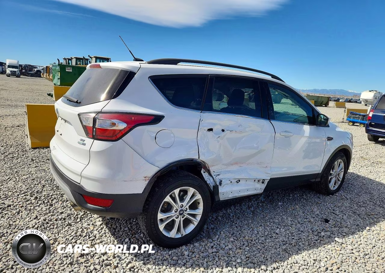 2018 Ford Escape Se VIN:1FMCU9GD4JUB45305 - 3