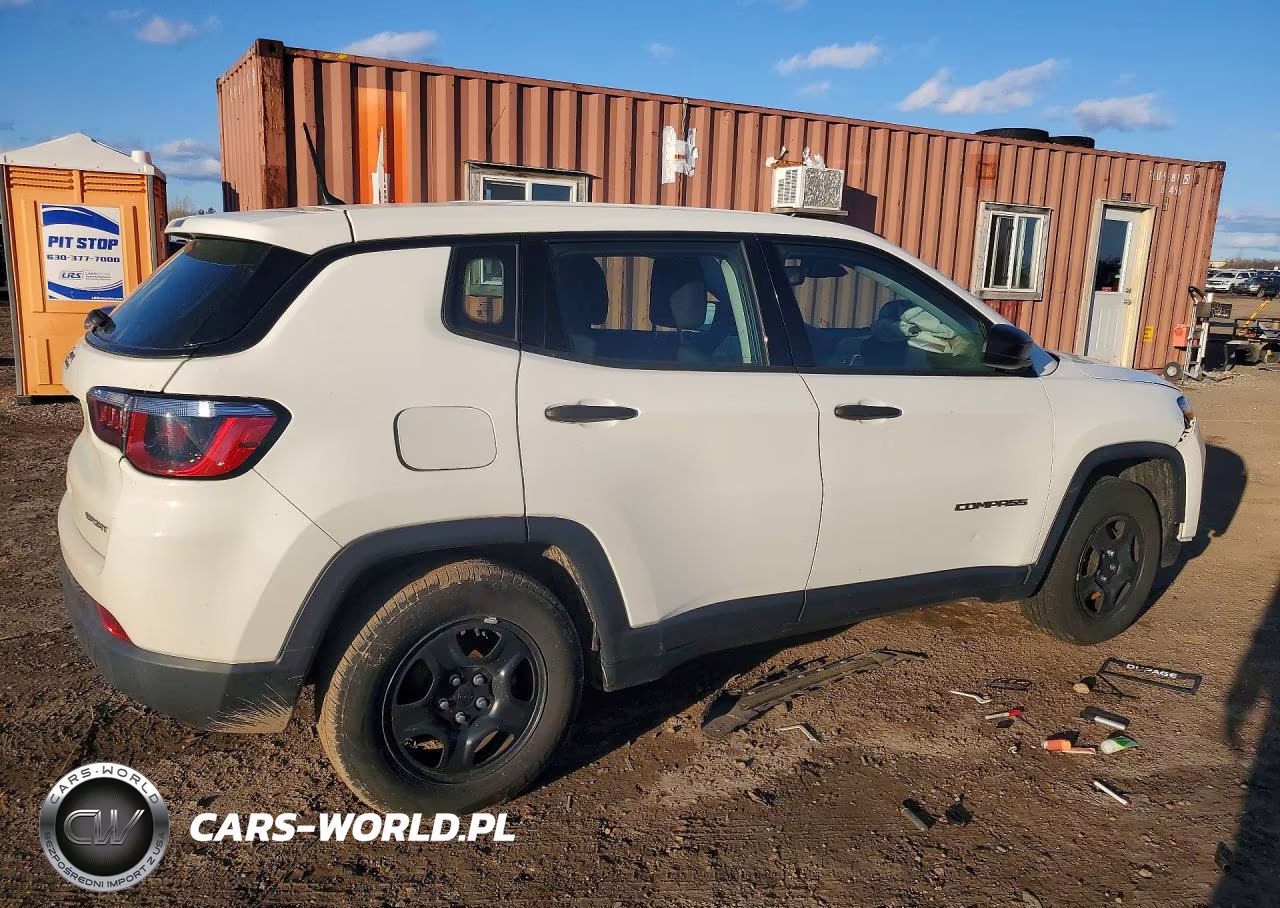 2018 Jeep Compass Sport VIN:3C4NJCABXJT318832 - 3