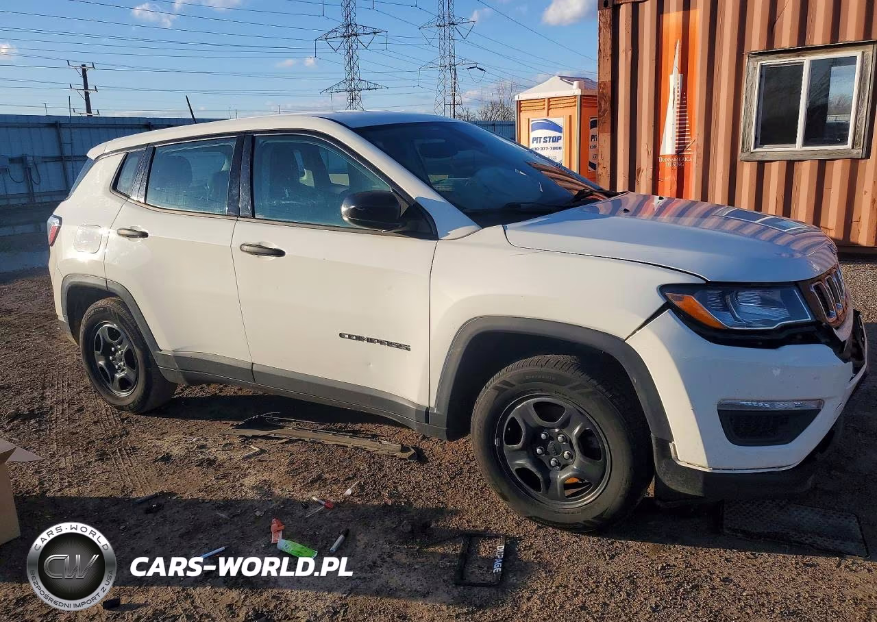 2018 Jeep Compass Sport VIN:3C4NJCABXJT318832 - 4