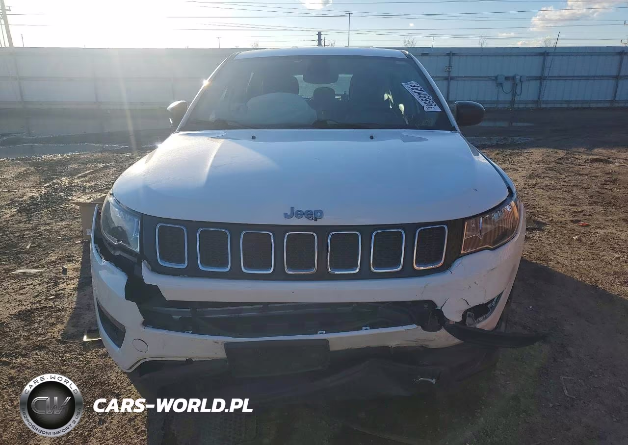 2018 Jeep Compass Sport VIN:3C4NJCABXJT318832 - 5