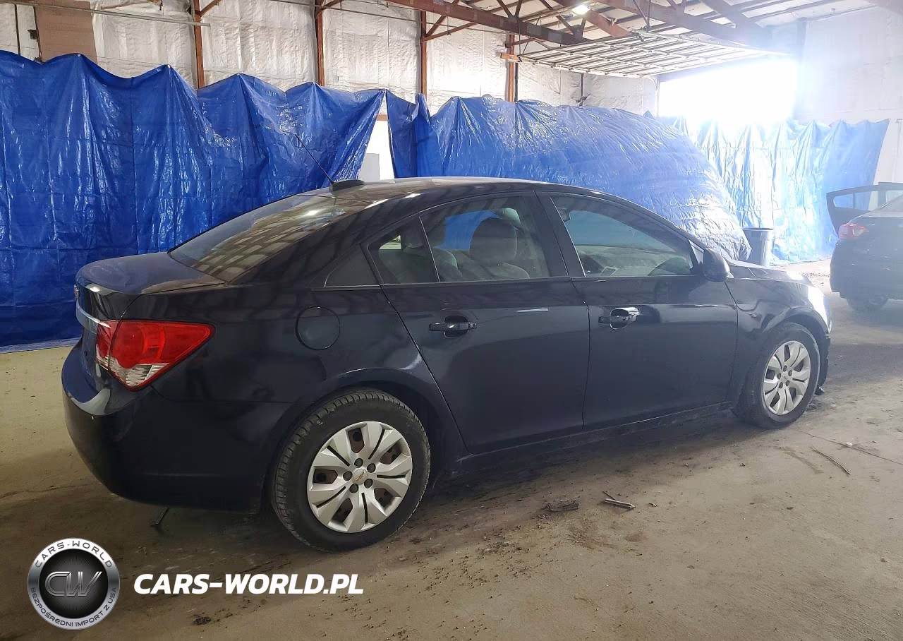 2015 Chevrolet Cruze Ls VIN:1G1PA5SHXF7261527 - 3