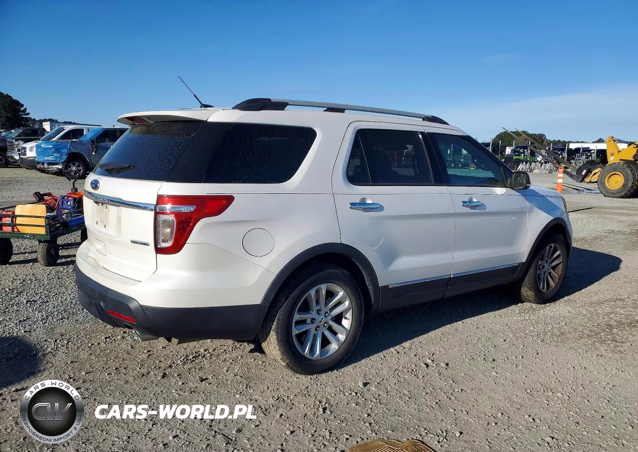 2014 Ford Explorer Xlt VIN:1FM5K7D80EGB15300 - 3